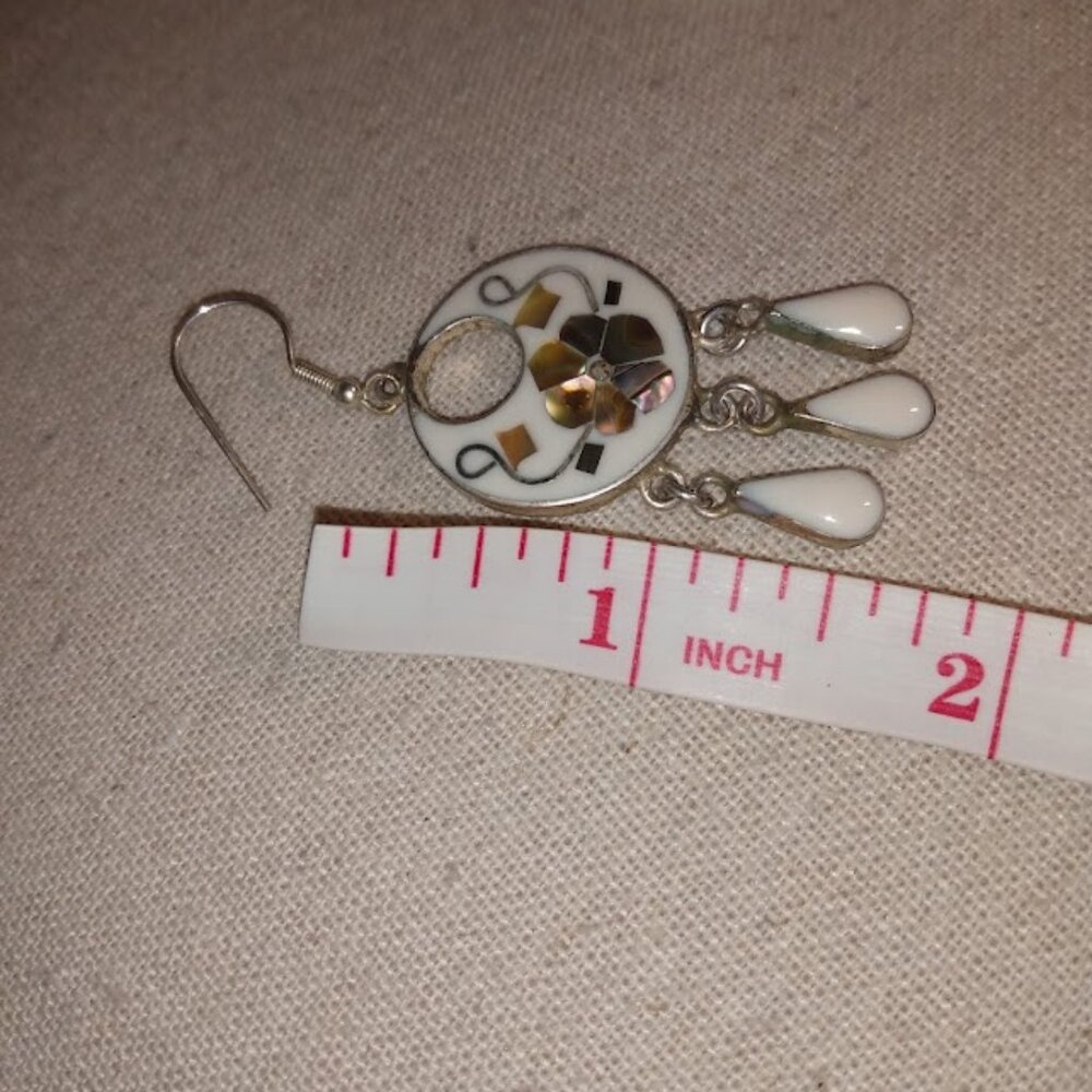 Alpaca Mexico: flowers inlaid abalone earrings. - Picture 3 of 3